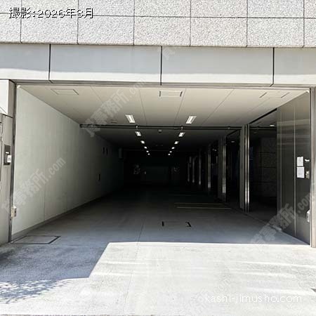 駐車場入口 駐車場入口