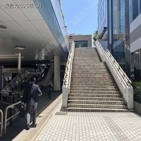 前面歩道