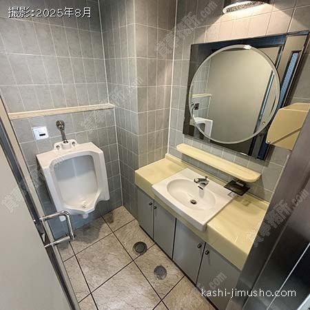男性トイレ