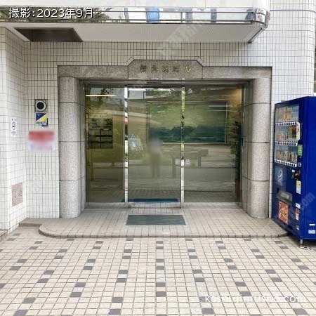 ビル入口前面 ビル入口前面