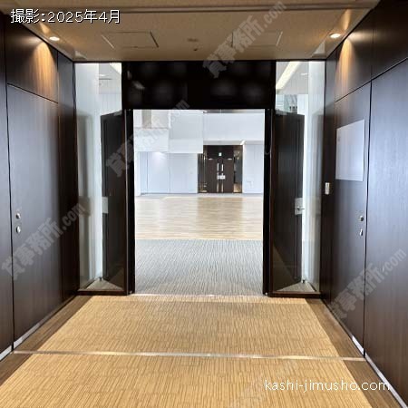 貸室入口