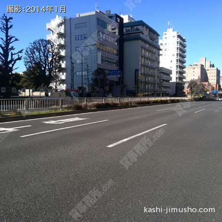 前面道路（桜田通り）
