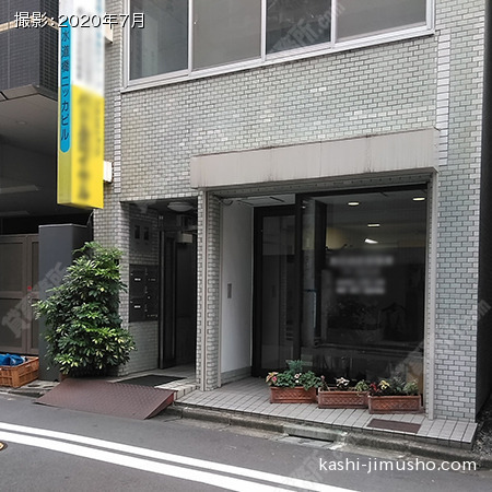 ビル正面