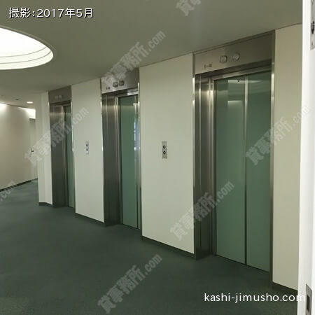 フロアエレベーター