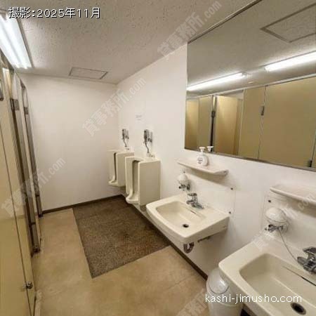 男性トイレ 男性トイレ