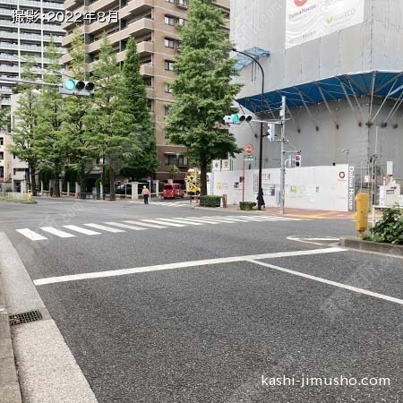 前面道路(外苑西通り)