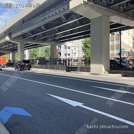 前面道路(昭和通り)