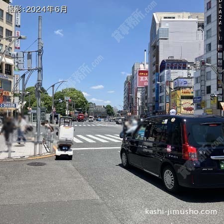 前面道路(中央通り)