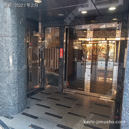 ビル入口 ビル入口