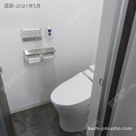 男性トイレ