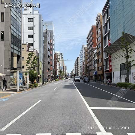 前面道路(春日通り) 前面道路(春日通り)