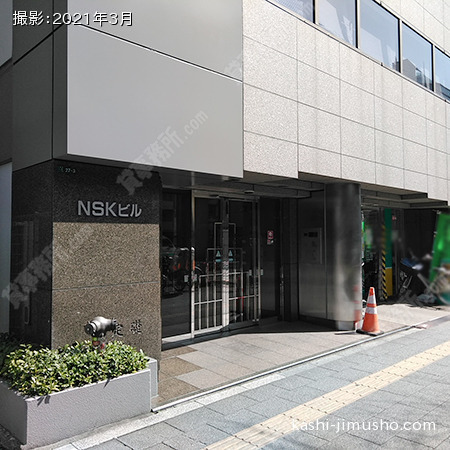 ビル正面
