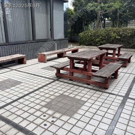 敷地内