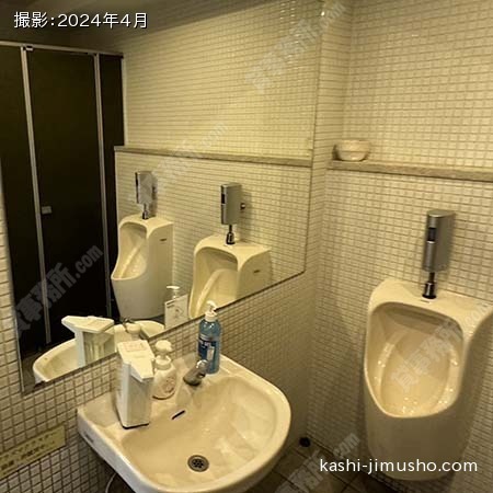男性トイレ