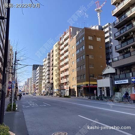 前面道路(春日通り)