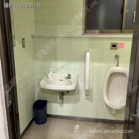 男性トイレ