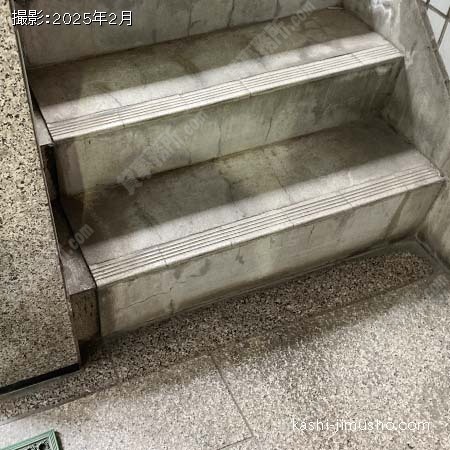 共用階段