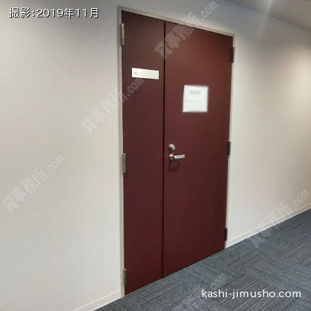 貸室入口(3階301・302号室)
