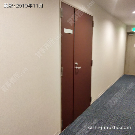 貸室入口(3階301・302号室)