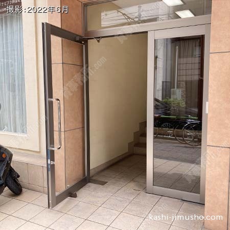 ビル入口 ビル入口