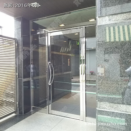 エントランスドア