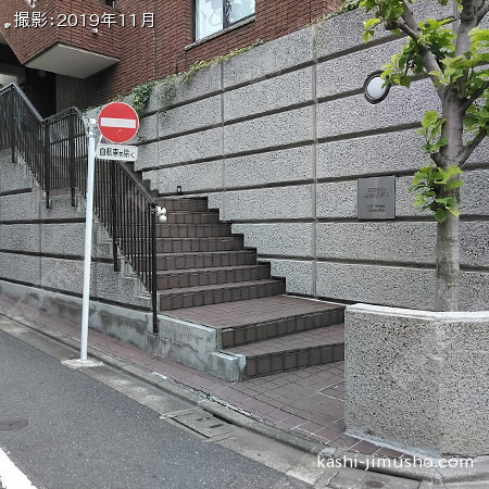 2階への階段