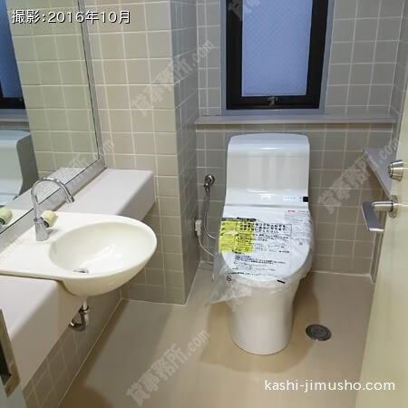 ２F　洗浄機付トイレ