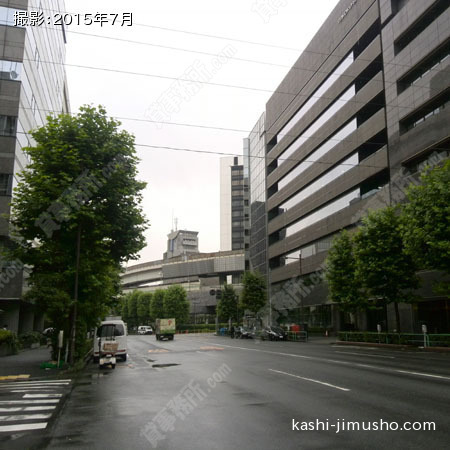 前面道路（専大通り）