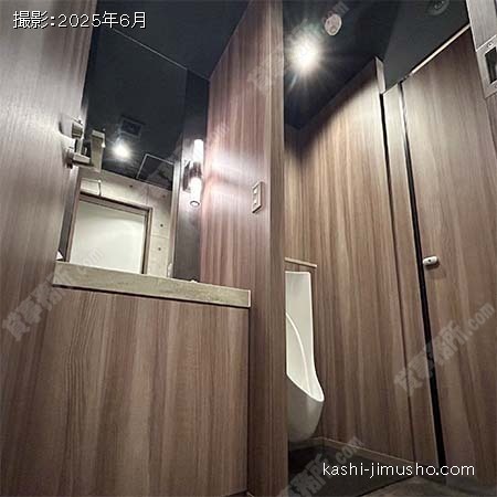 男性トイレ