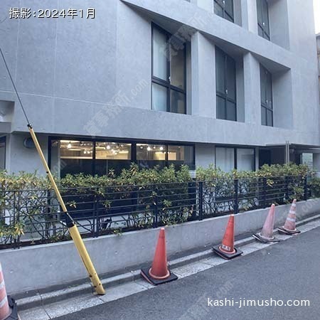 ビル前面