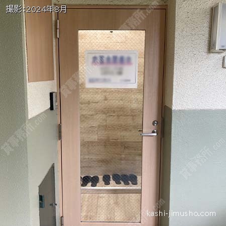 貸室入口(3階301号室)