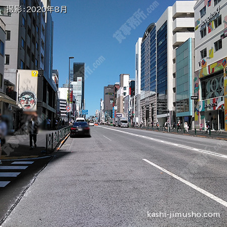 前面道路(明治通り)