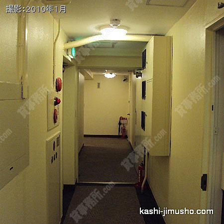 基準階通路 