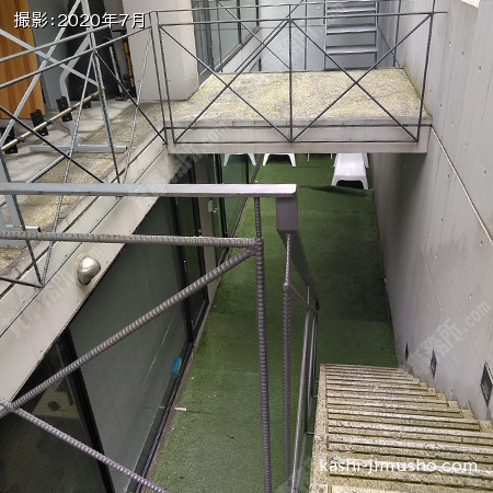 地下アプローチ