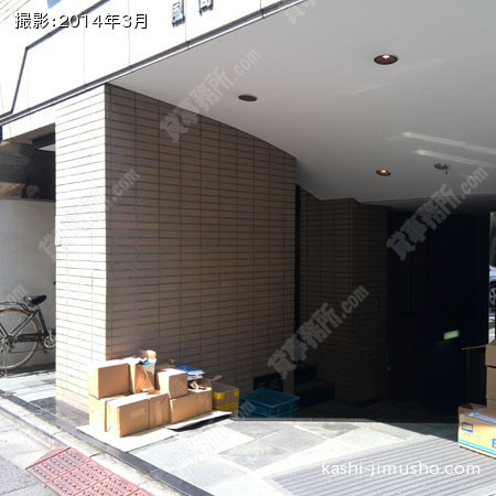 ビル入口 ビル入口