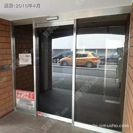 エントランスドア