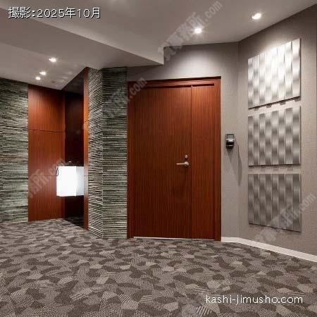 貸室入口(5階)