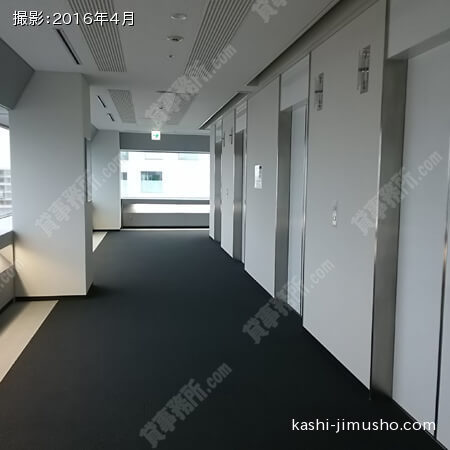 フロアエレベーター