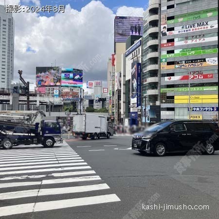 前面道路(明治通り)