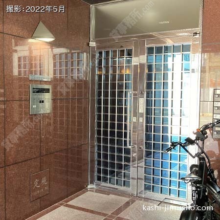 ビル入口 ビル入口