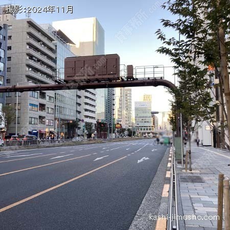 前面道路(青山通り)