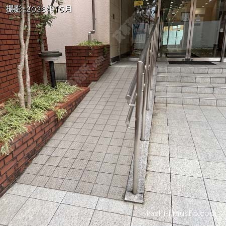 入口スロープ 入口スロープ