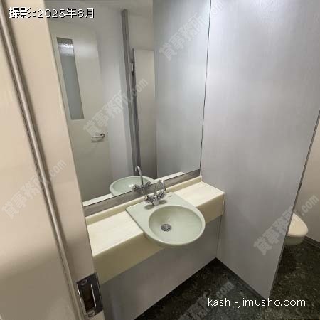 男性トイレ