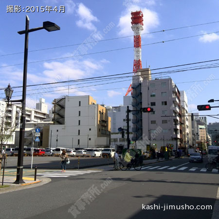 前面道路（日テレ通り）