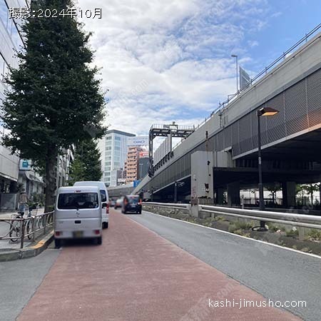 前面道路(玉川通り）