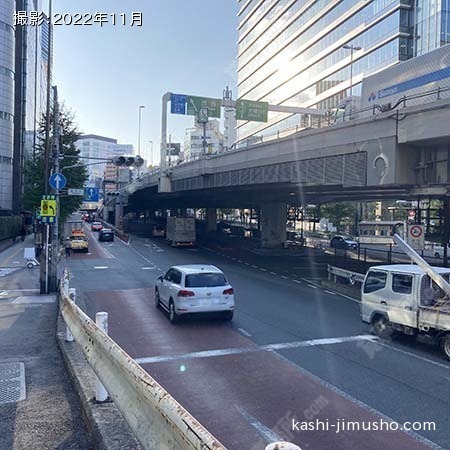 前面道路(玉川通り)