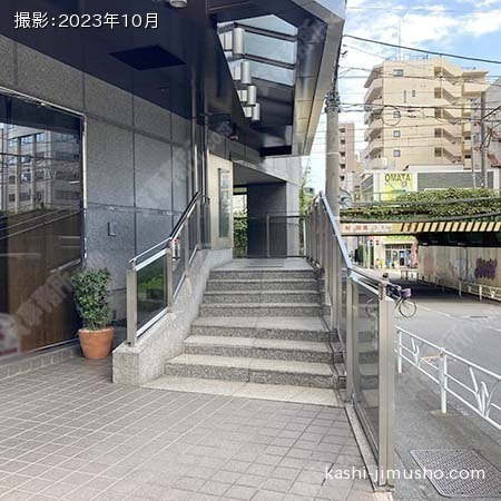 ビル前面