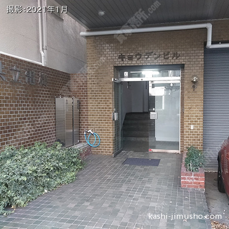 ビル入口 ビル入口