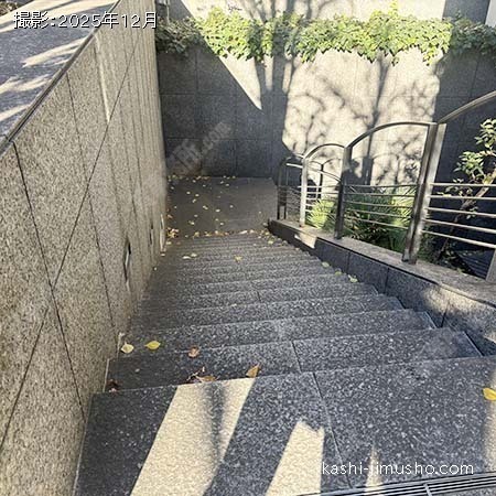 地下アプローチ 地下アプローチ