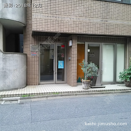 ビル入口 ビル入口